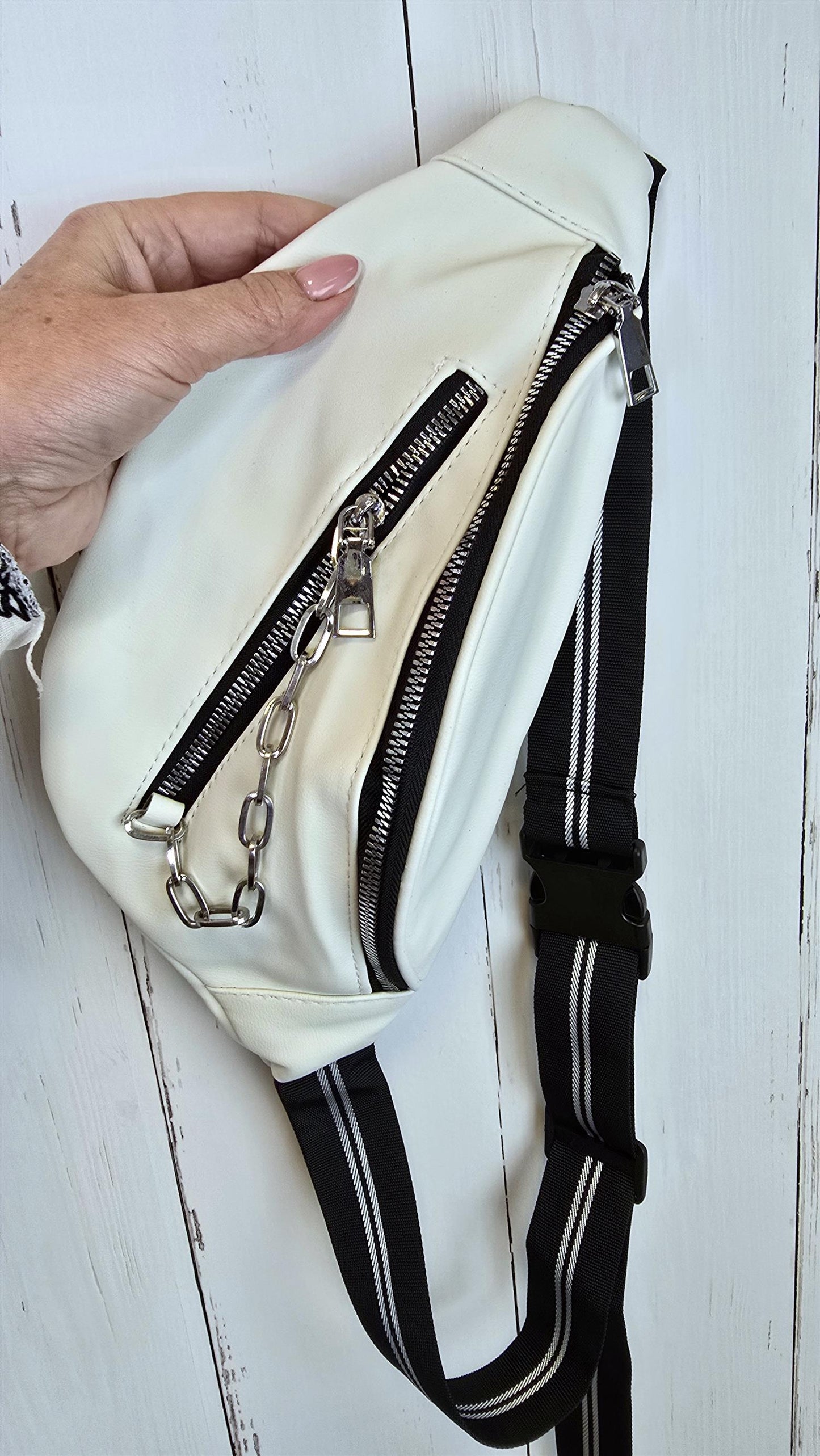 Julia belte veske hvit