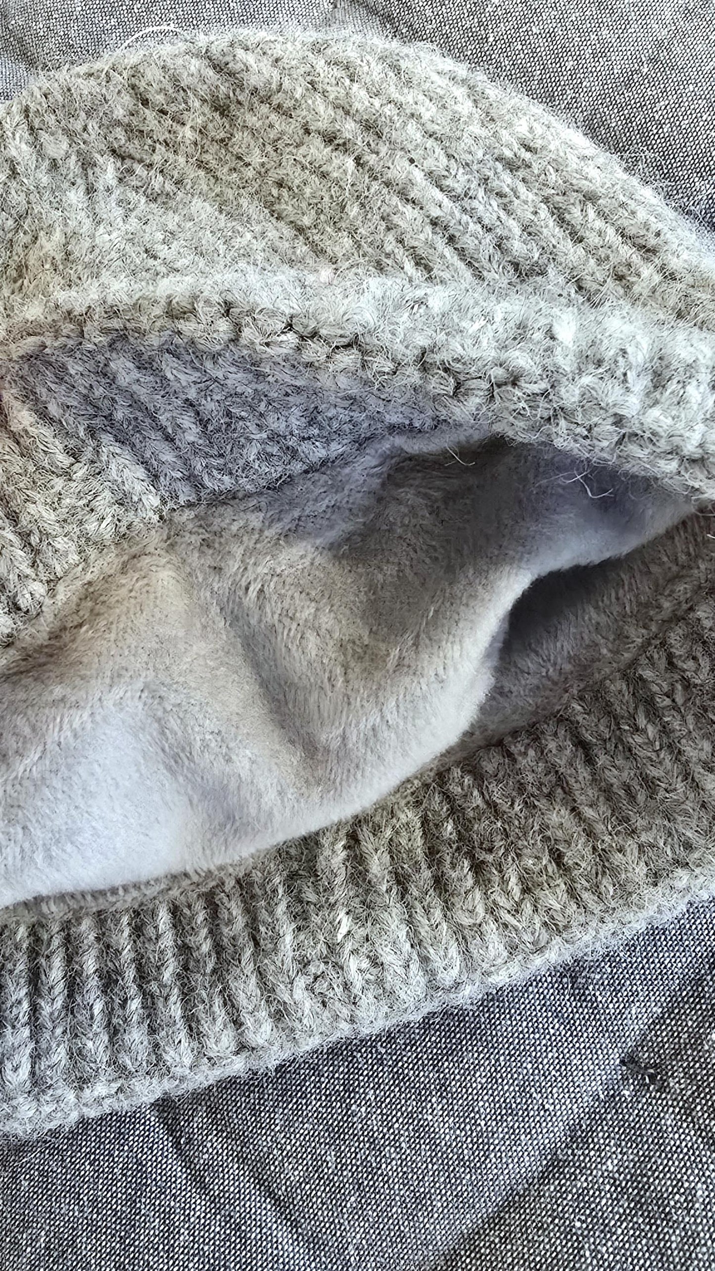 Love Beanie lysegrå