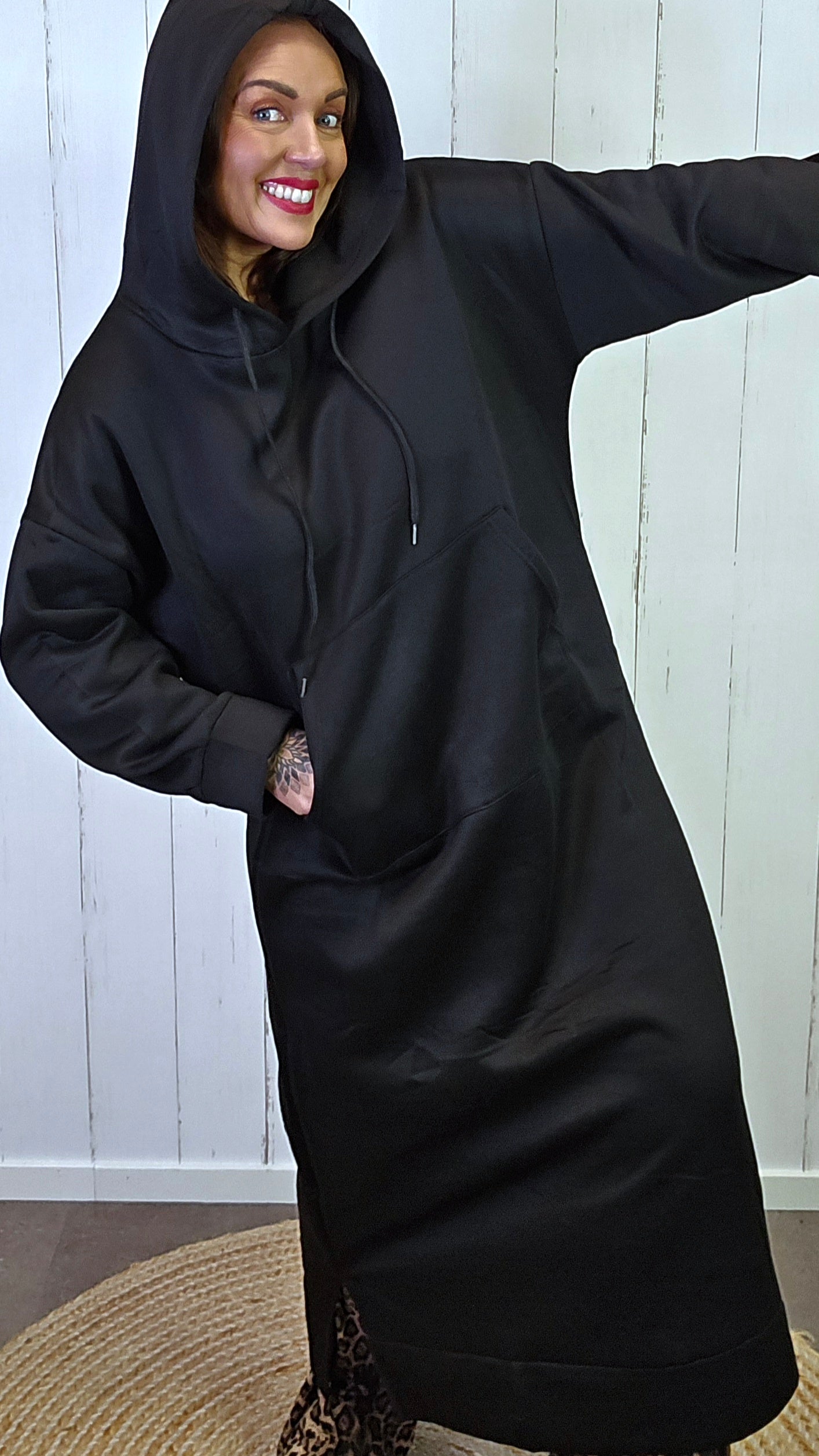 Lina hette kjole svart