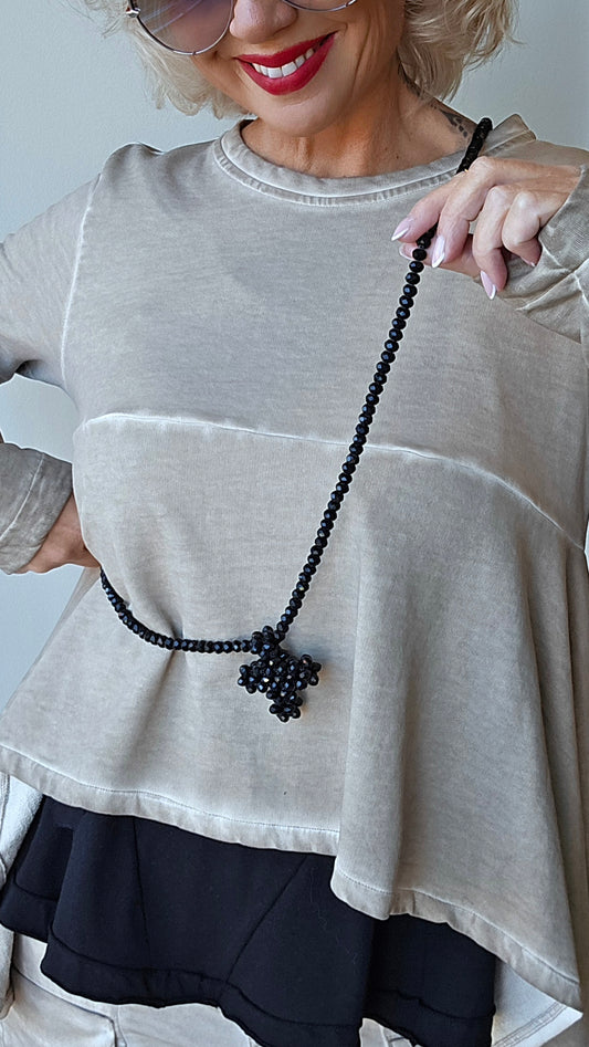 Across necklace svart
