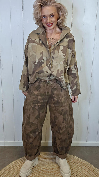 Katty camobukse med barrelfasong