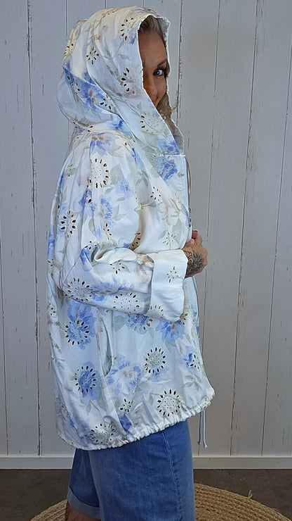 Leia lett blomstrete hettejakke