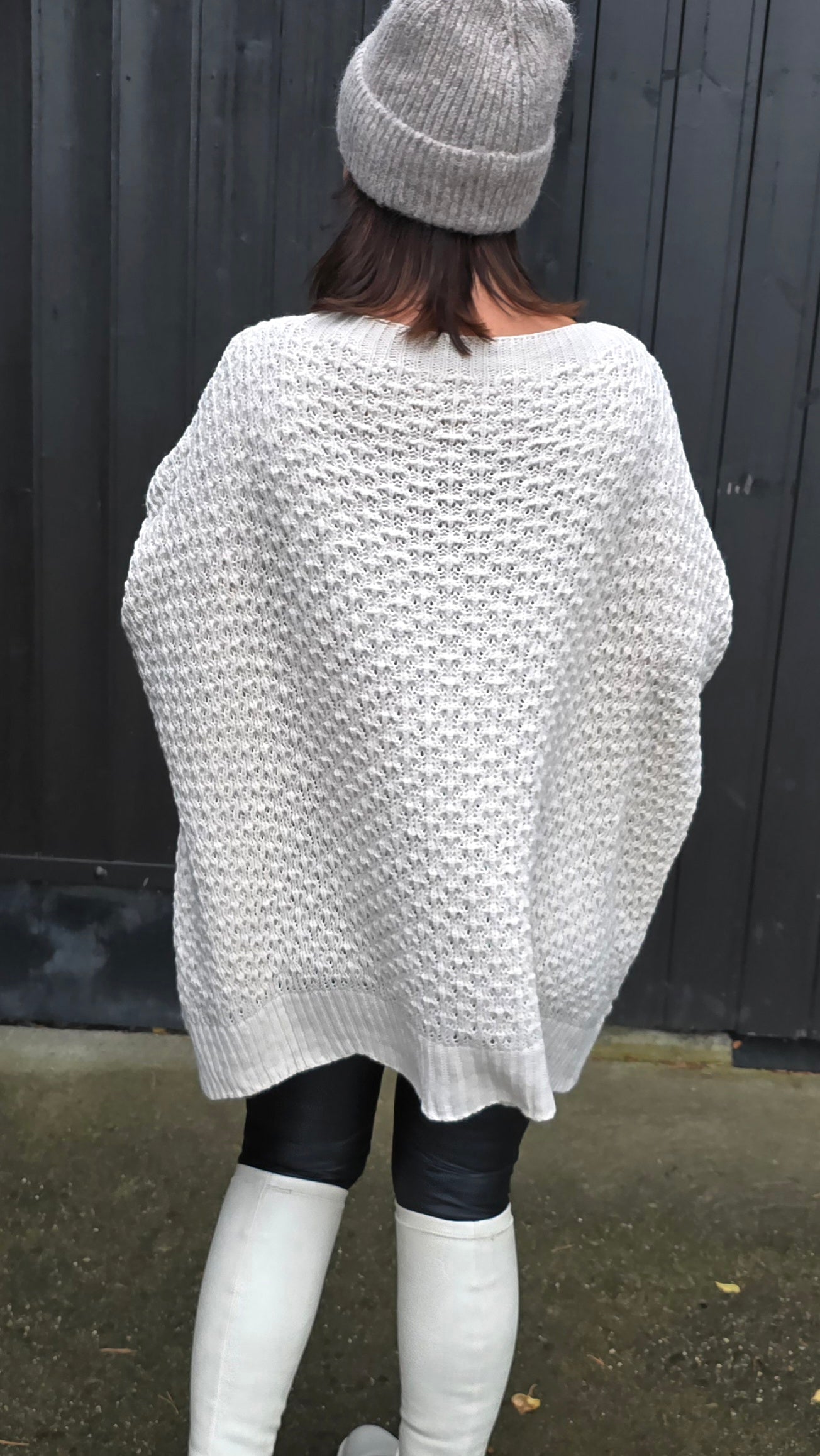 Inez baggy genser beige