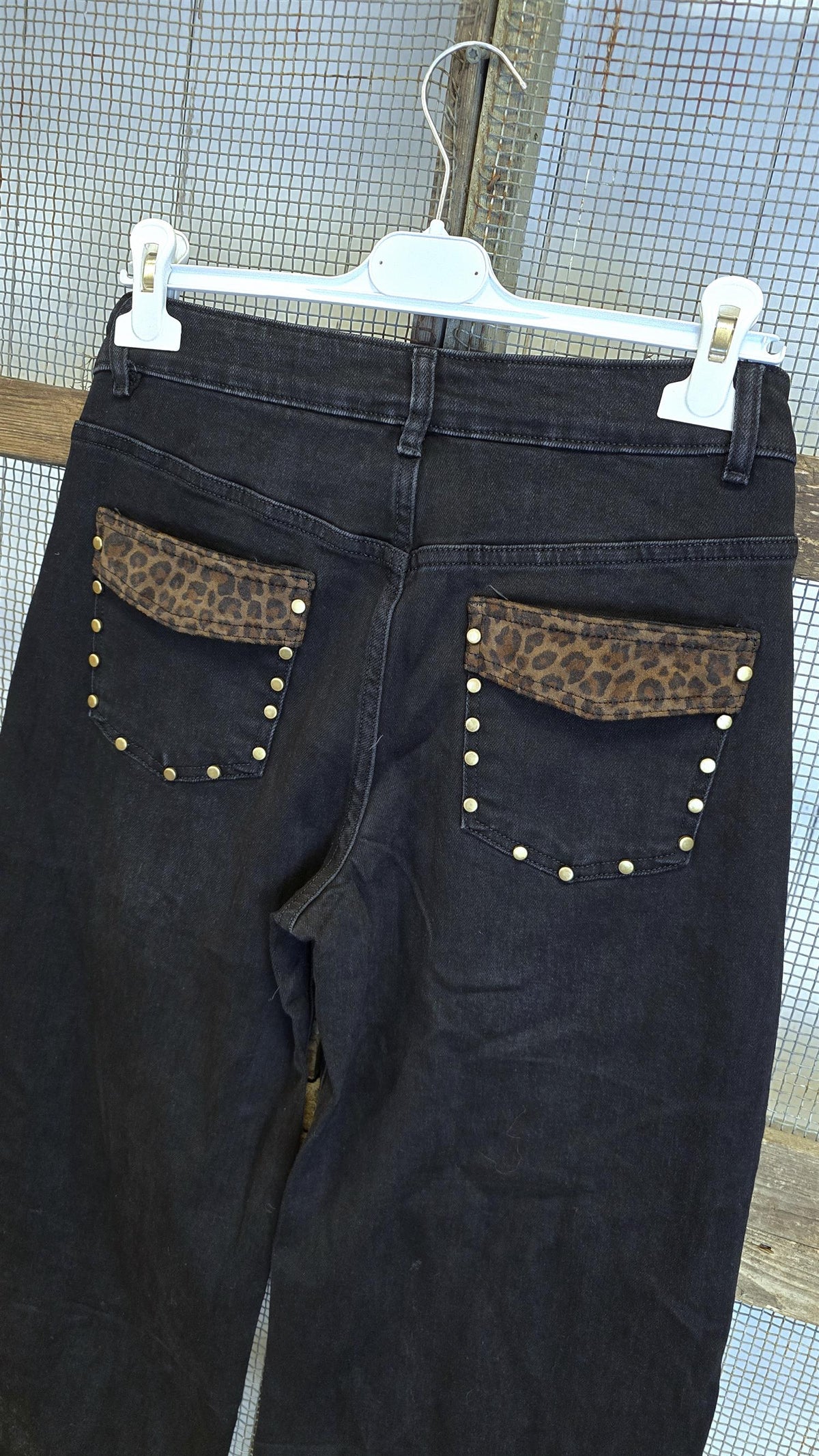 Harper jeans med leopard- og gulldetaljer