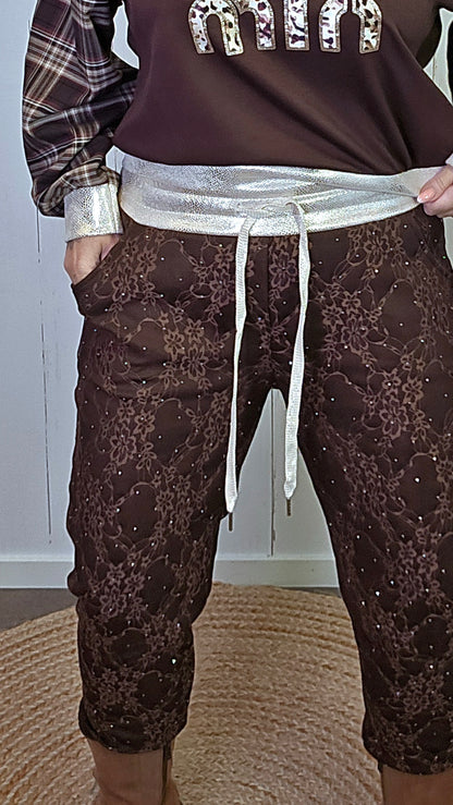 Amalie brune bukser med blonde og shimmer