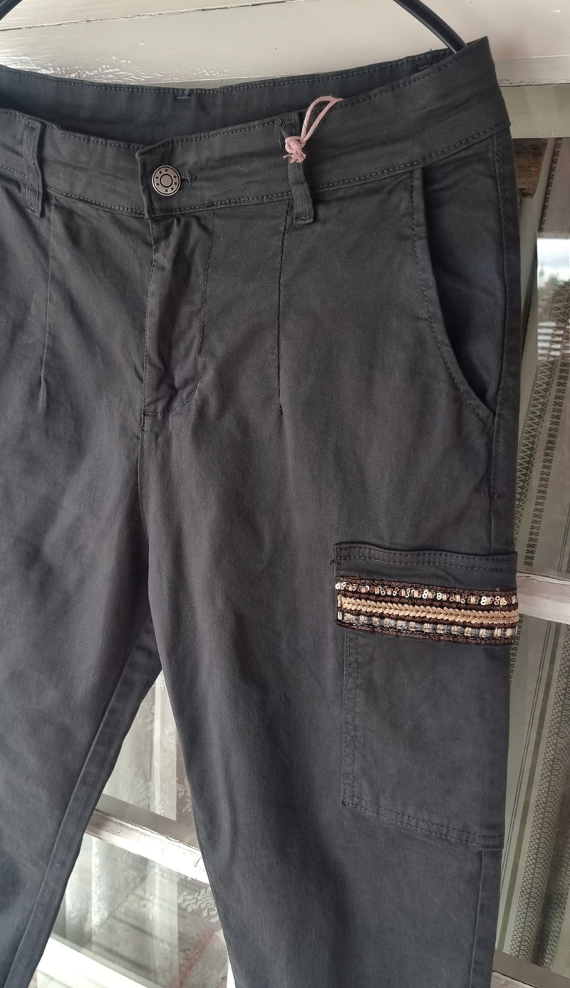 Clara Pocket Pant Dark Grey