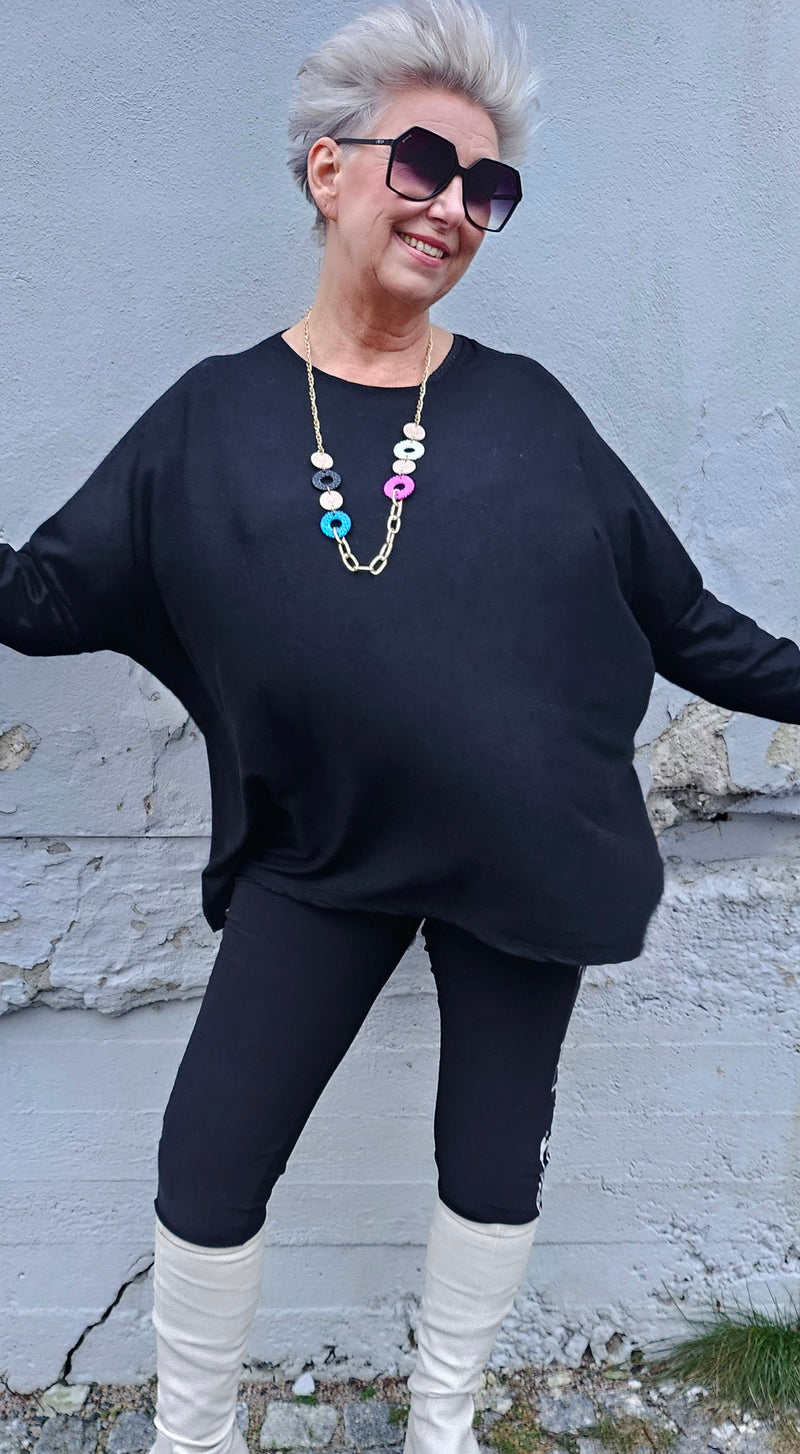 Mona Top With Necklace Black