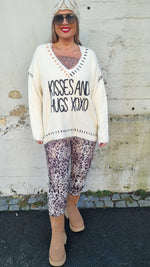 Kiss And Hug Sweater Creme