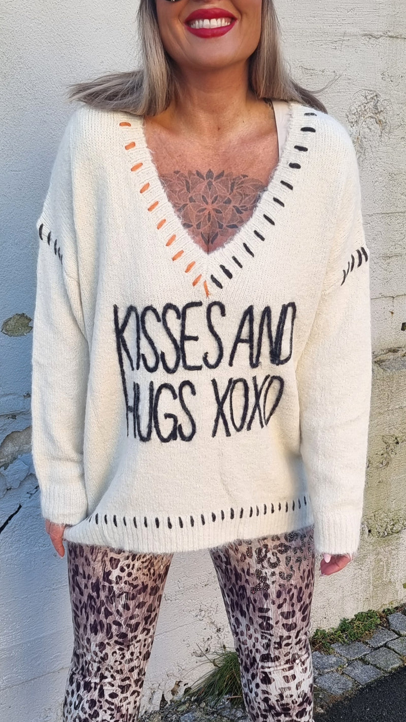 Kiss And Hug Sweater Creme