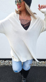 Emma V-neck Sweater Beige