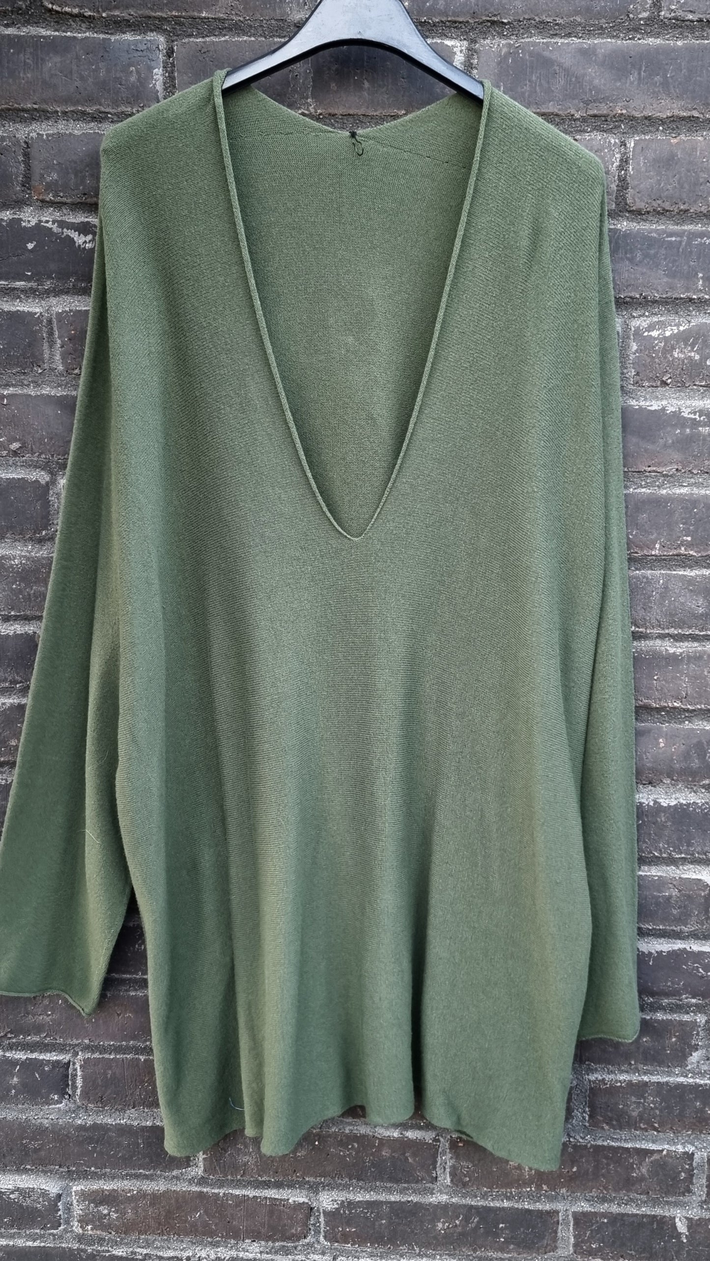 Emma V-neck Sweater Kaki