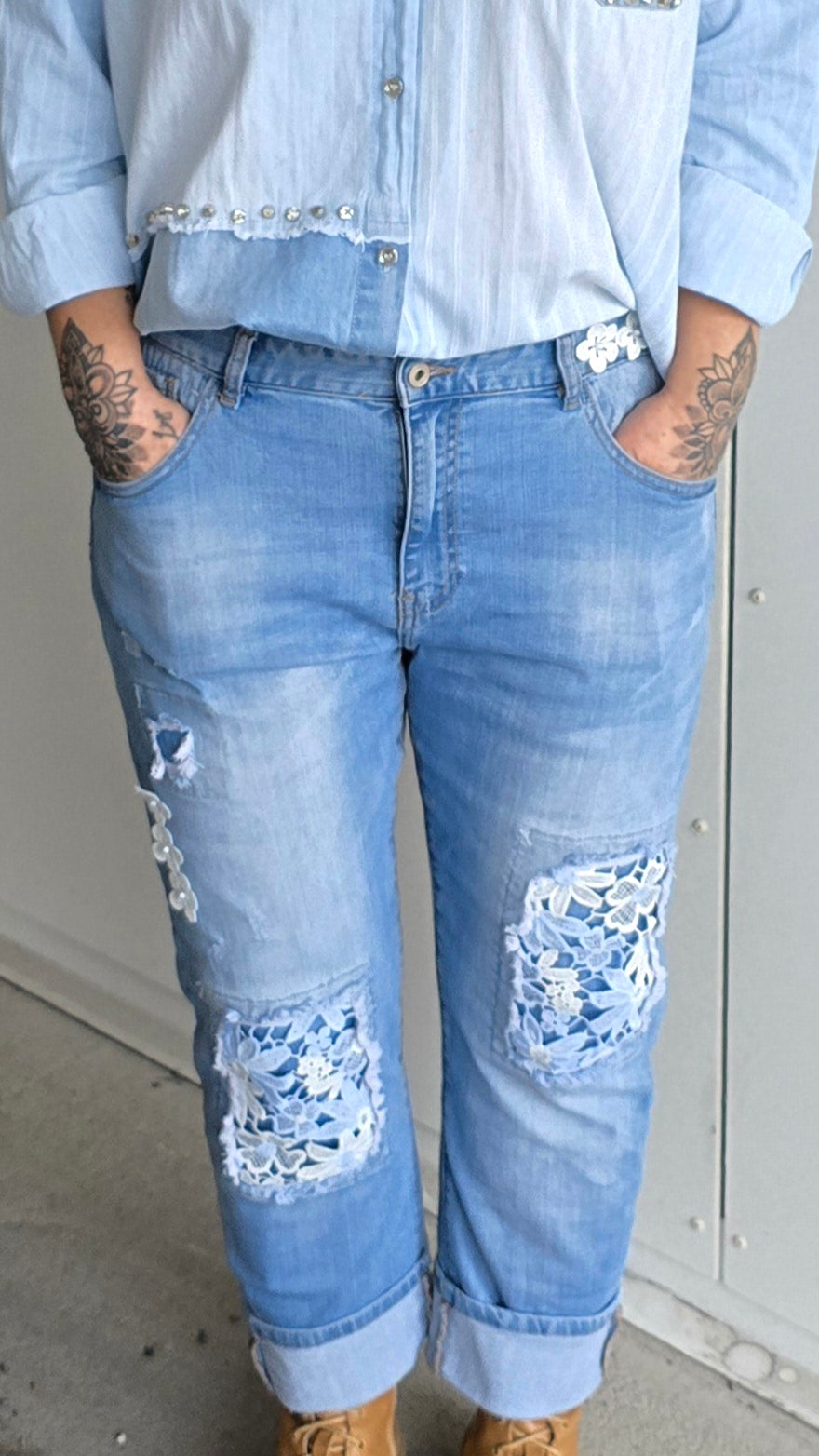 Jeans lysblå med blomster