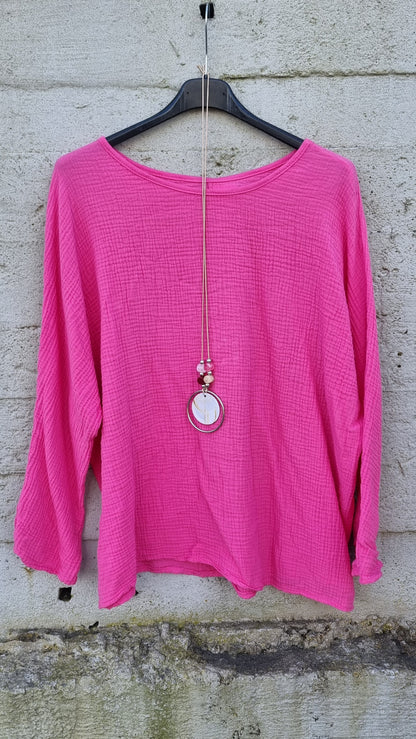 Sabrina basic topp rosa med smykke