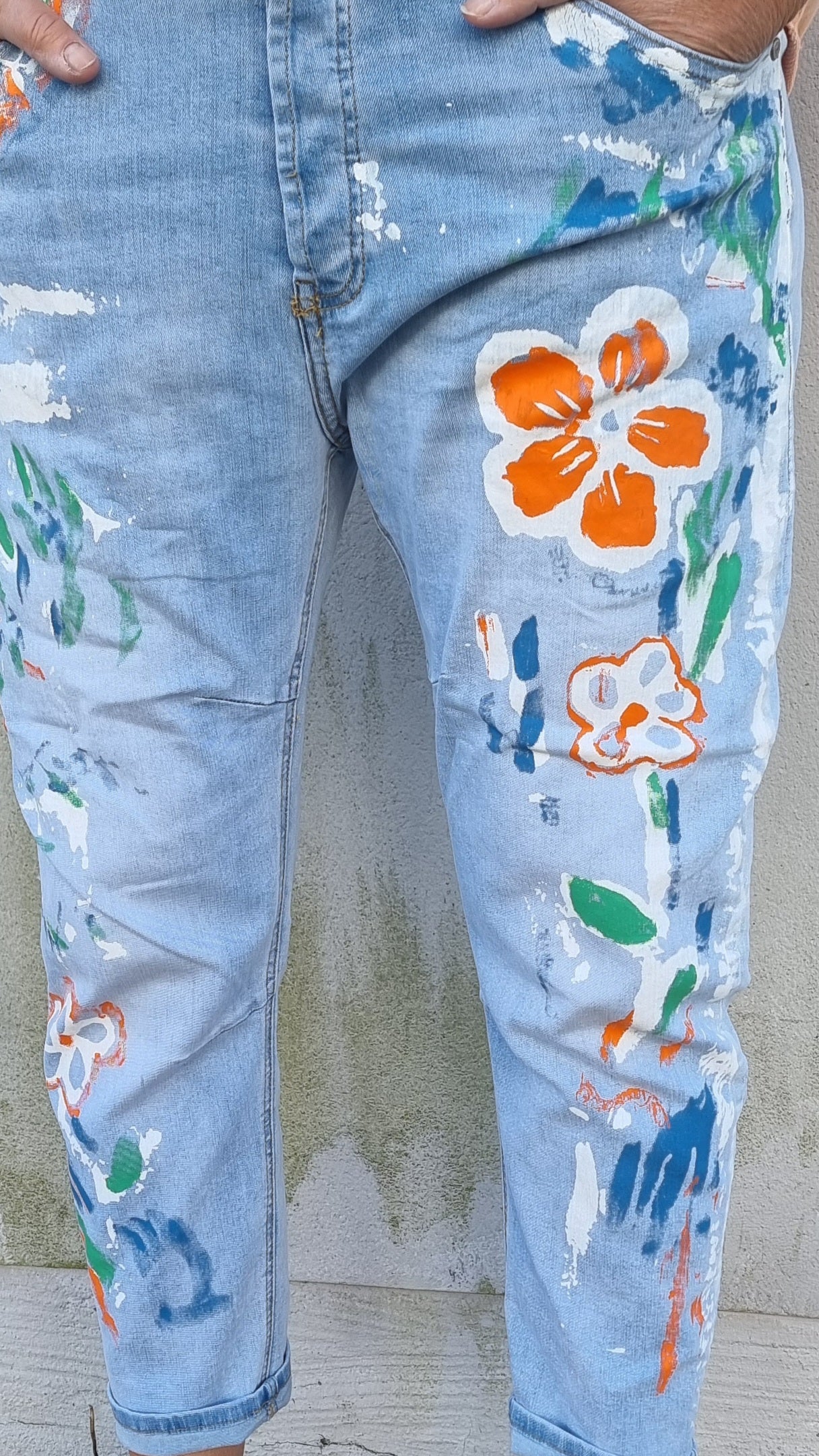Astrid jeans med blomster maling
