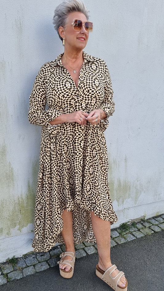 Gina svart rutete kjole