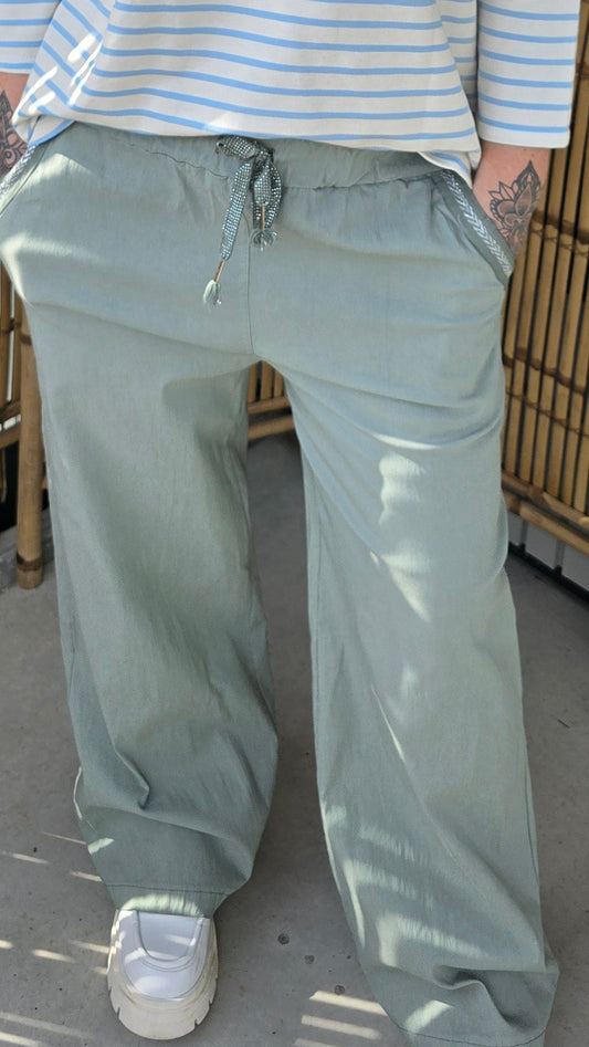 Ninnie stretchig bukse kaki