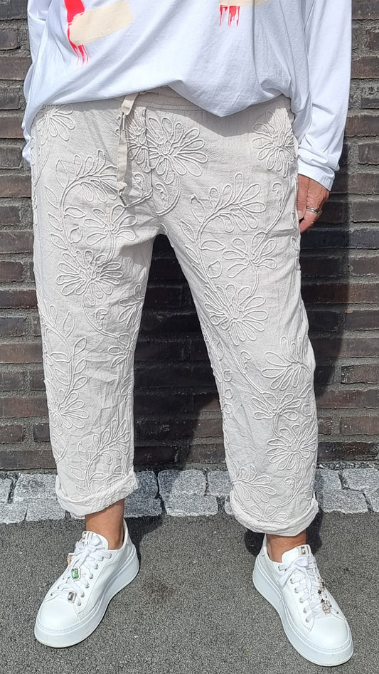 Maya bukse beige med brodeier