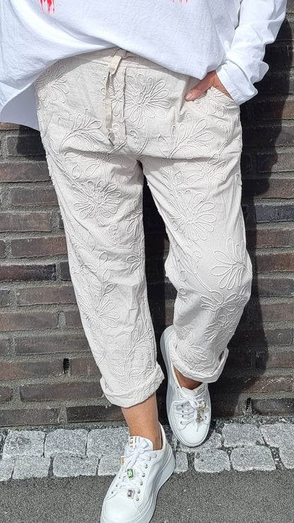 Maya bukse beige med brodeier