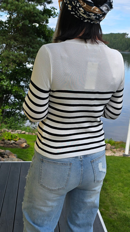 Petra genser med striper hvit