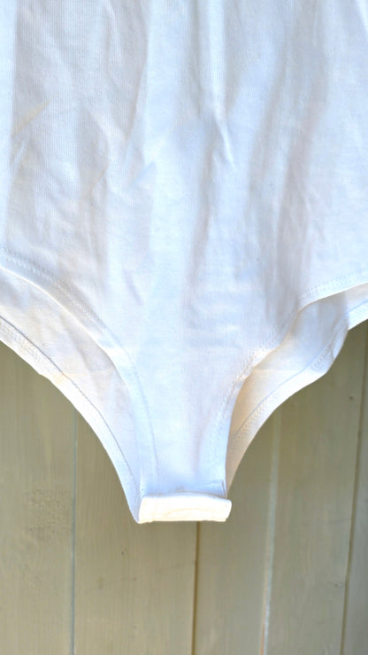 Patricia body topp med blonder hvit