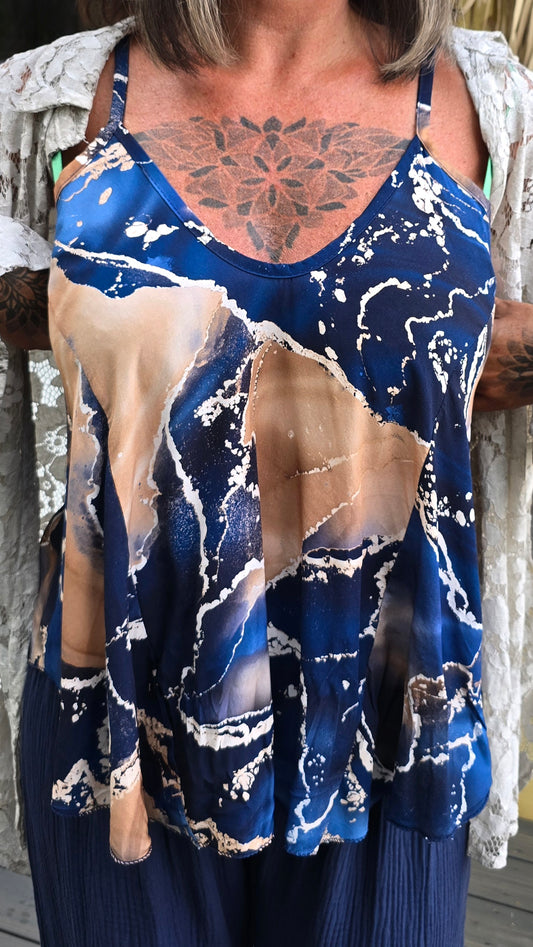 Kaja topp med print navy
