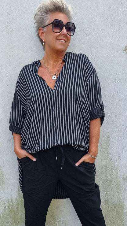 Astrid skjorte svart med striper