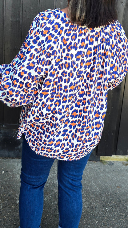 Bluse med leo print