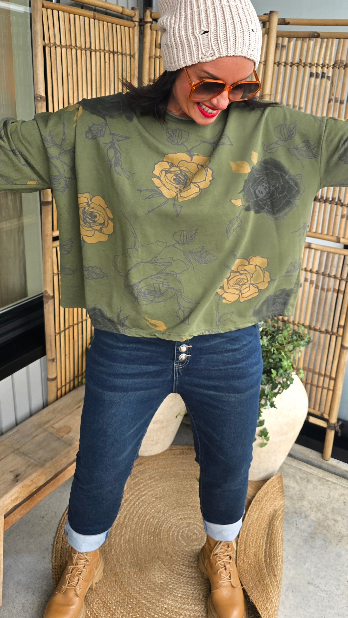 Hanna topp med blomster kaki