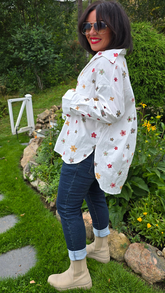 Lise skjorte med blomster hvit