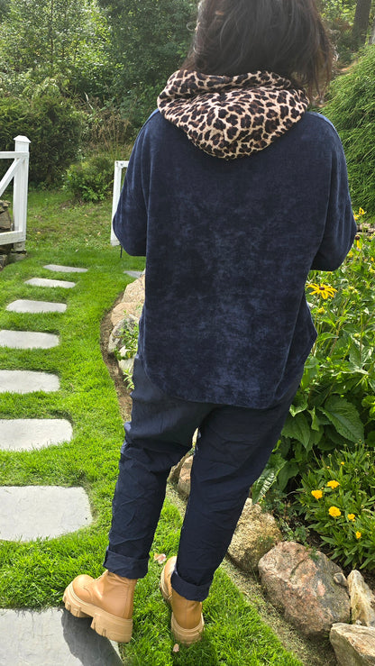 Sally hette genser med leo navy
