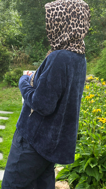 Sally hette genser med leo navy