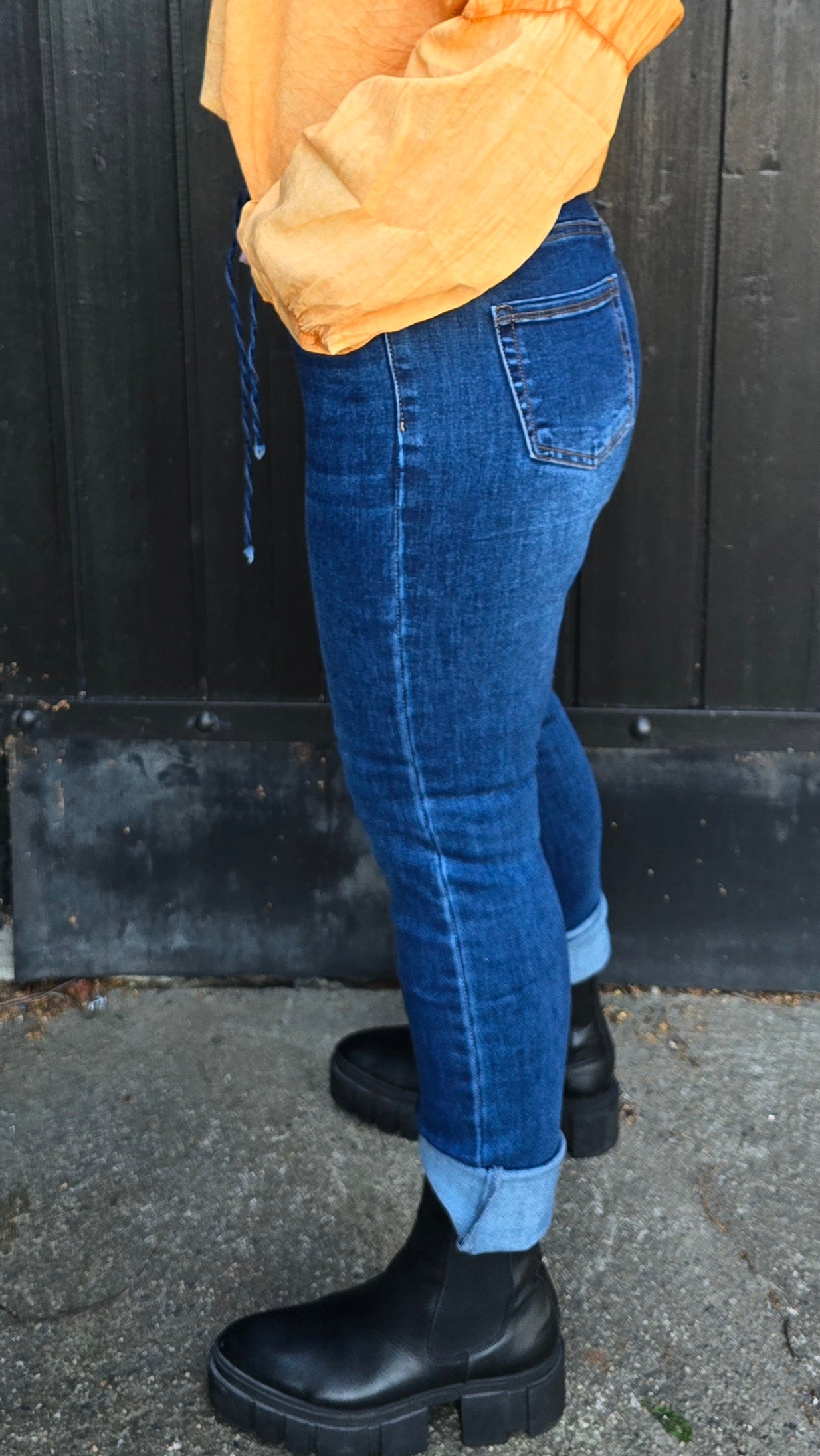 Thea jeans mørk blå med strikk