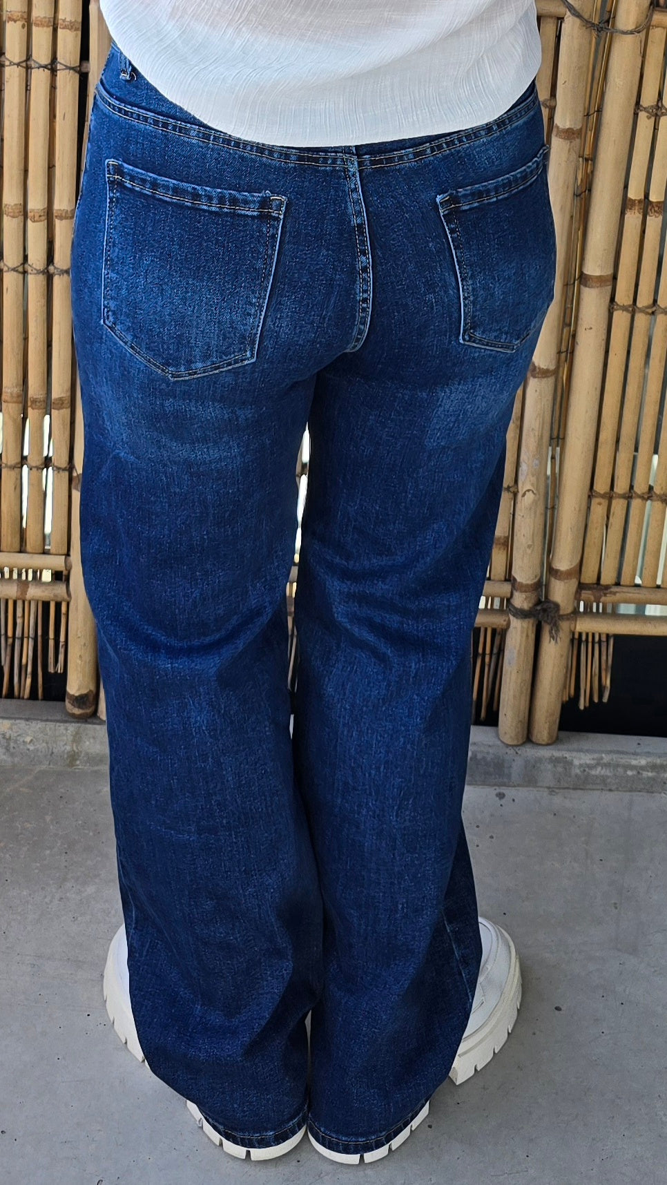 Zara jeans mørk blå med vide ben