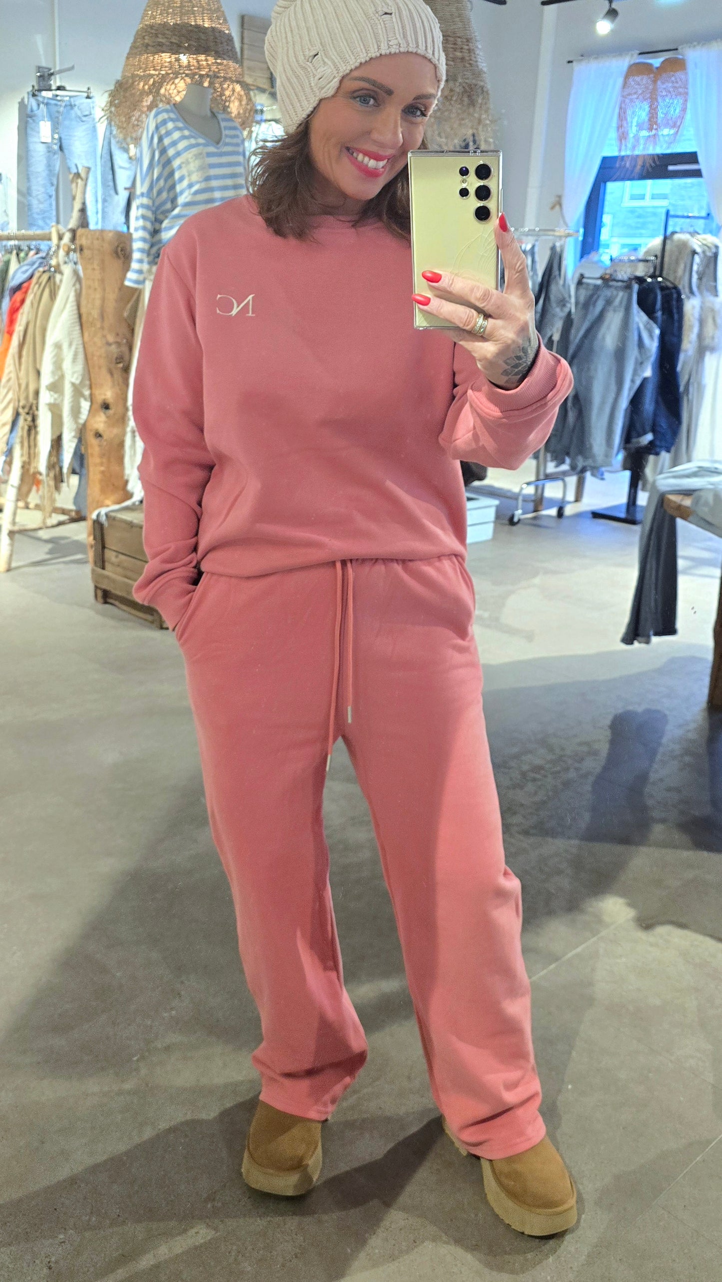 Caroline Joggesett mørk rosa