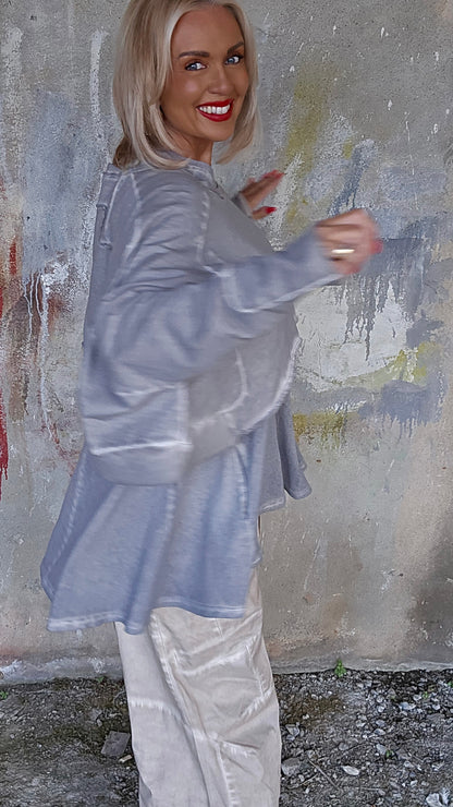 Wide extra short sweat cement