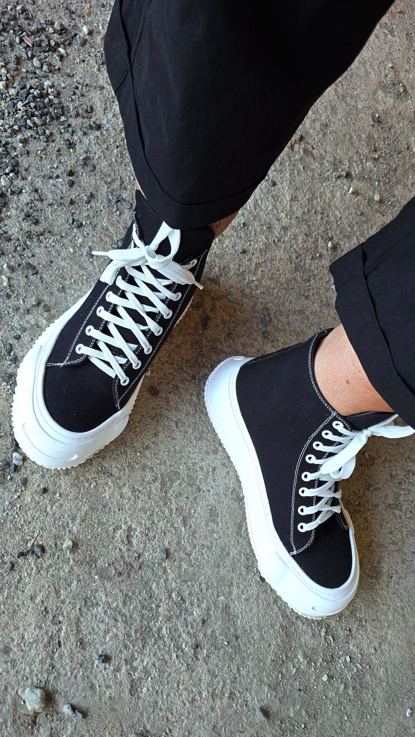 Plü sneakers canvas svart