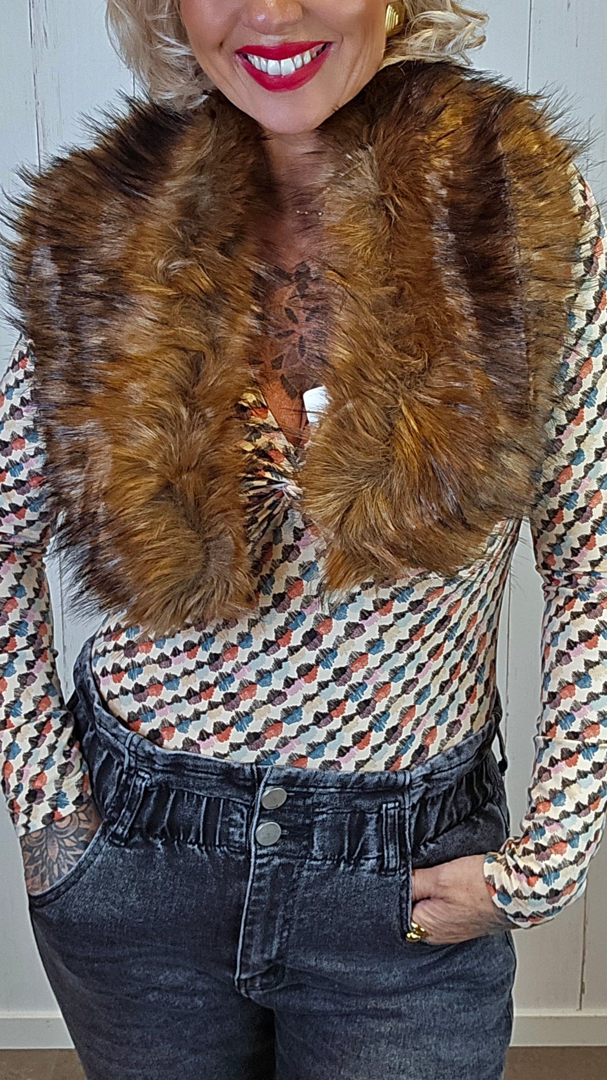 Kajsa krage med pels brun