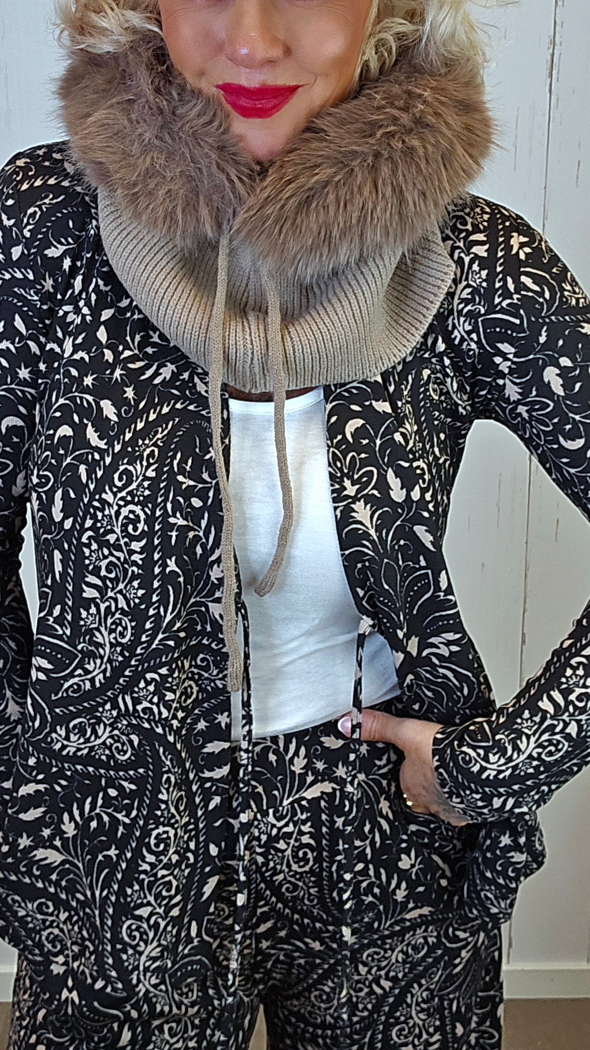 Balaclava hette med pels taupe