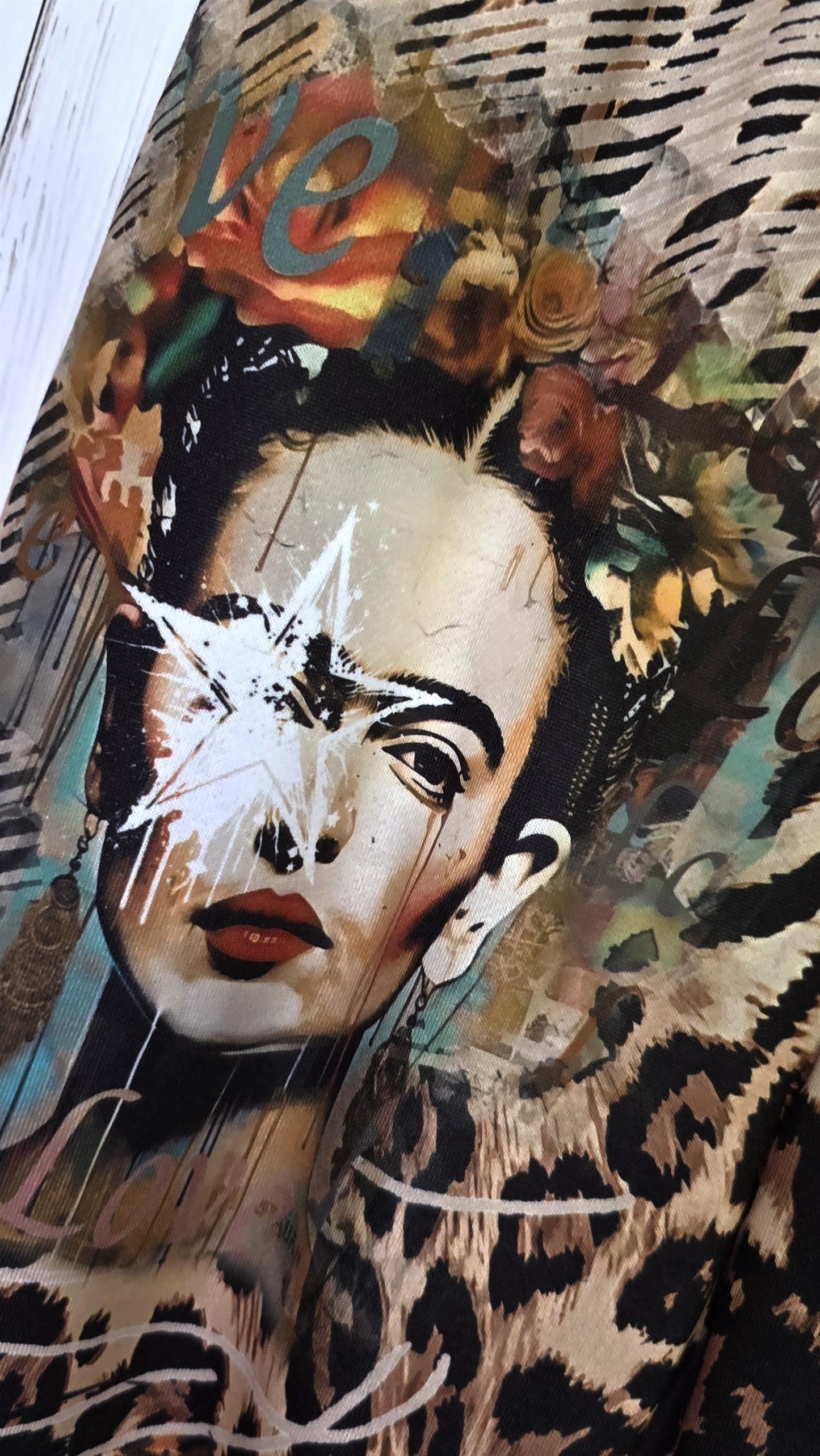 Frida bukse med leopardmønster