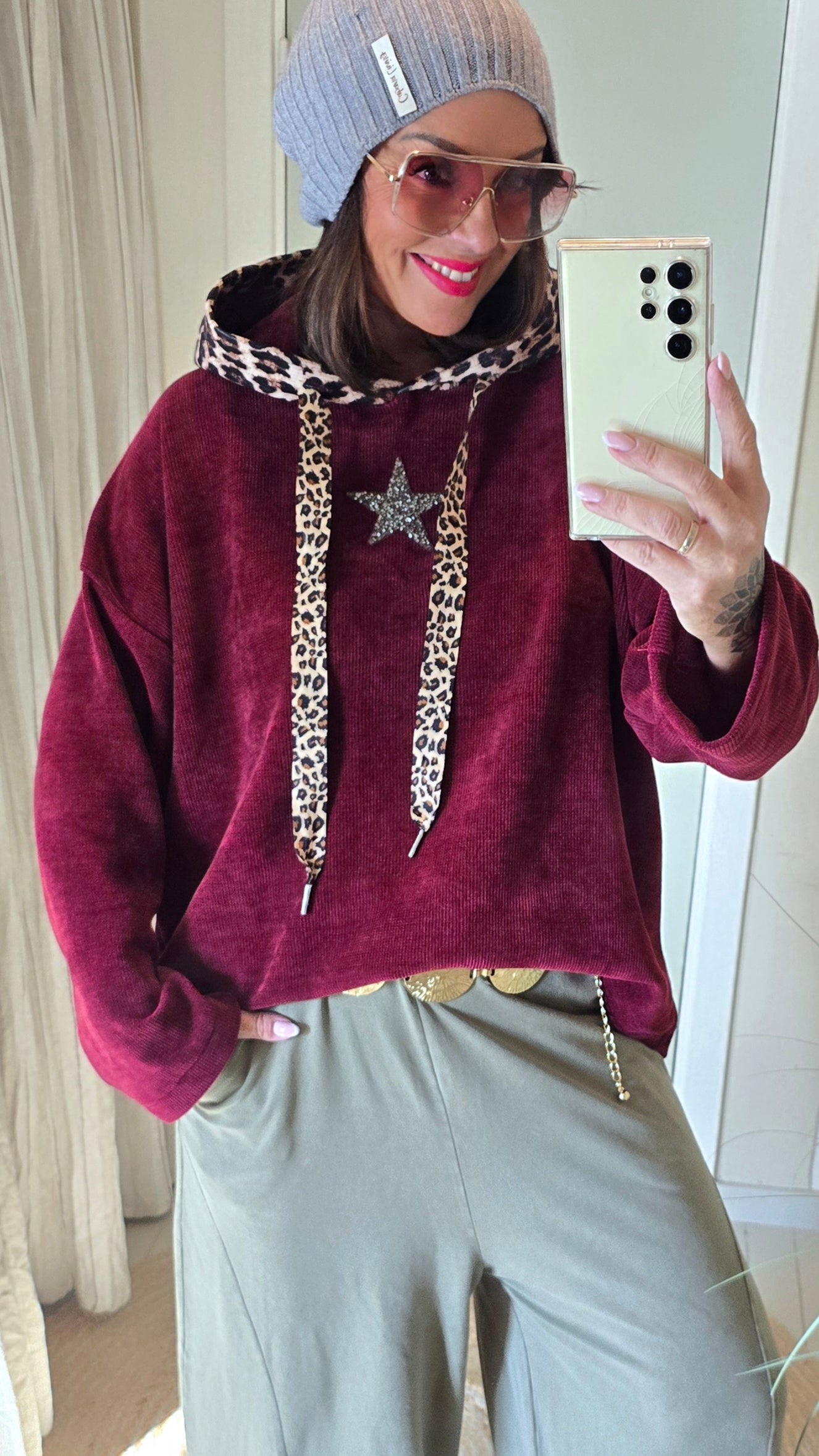 Sofia genser med hette burgunder