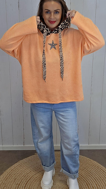 Lola hettegenser med leoparddetaljer orange