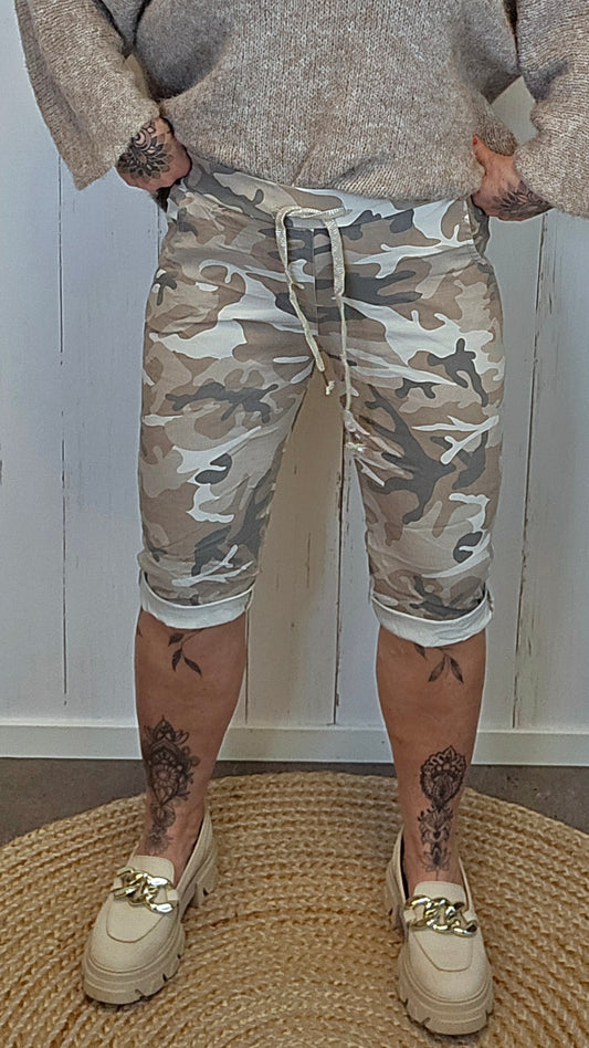 Amara shorts camo Beige