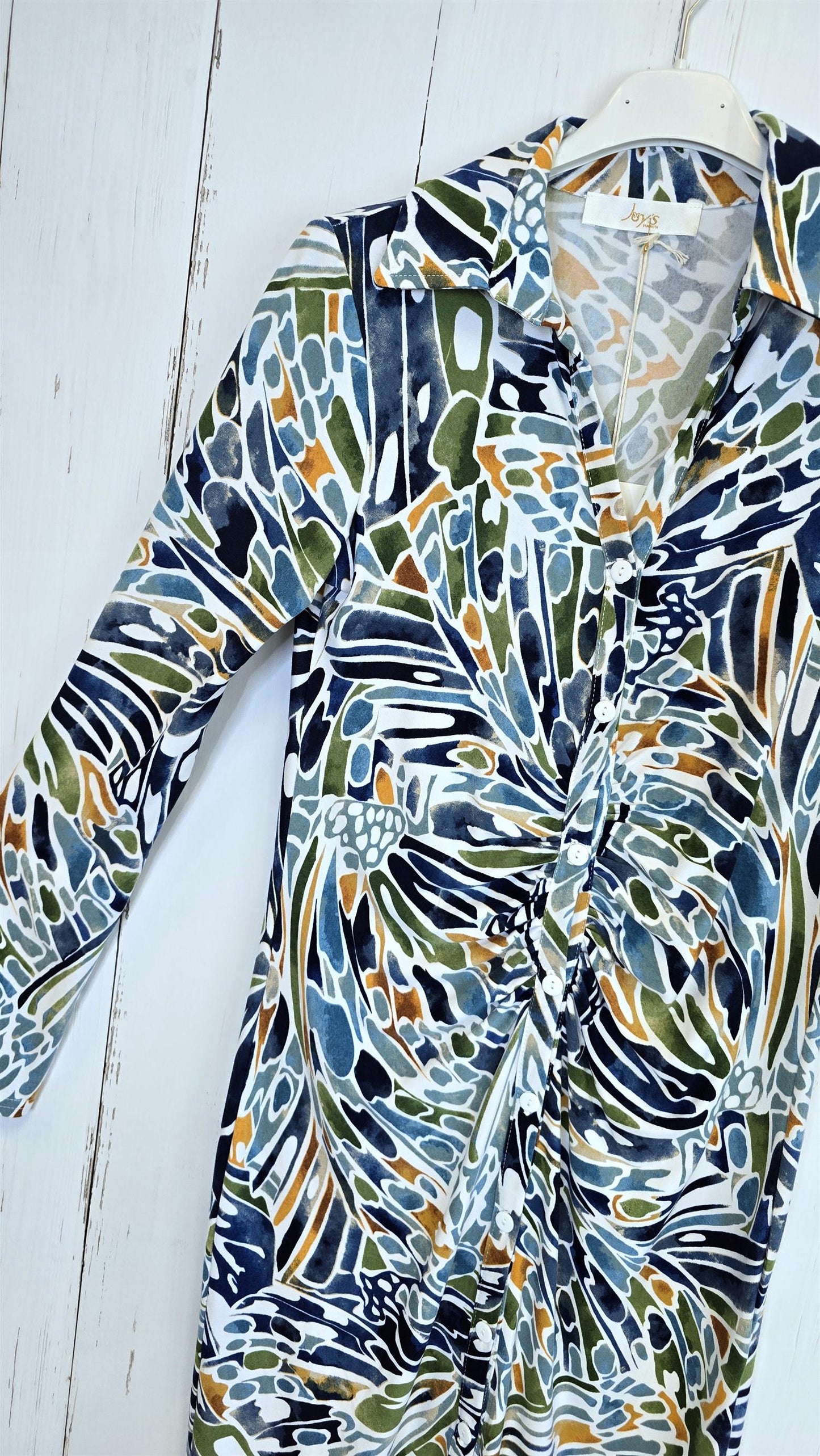Kine kjole med abstrakt print