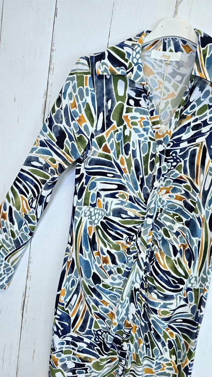Kine kjole med abstrakt print