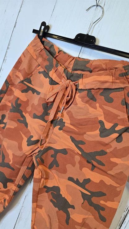 Amara shorts camo Orange