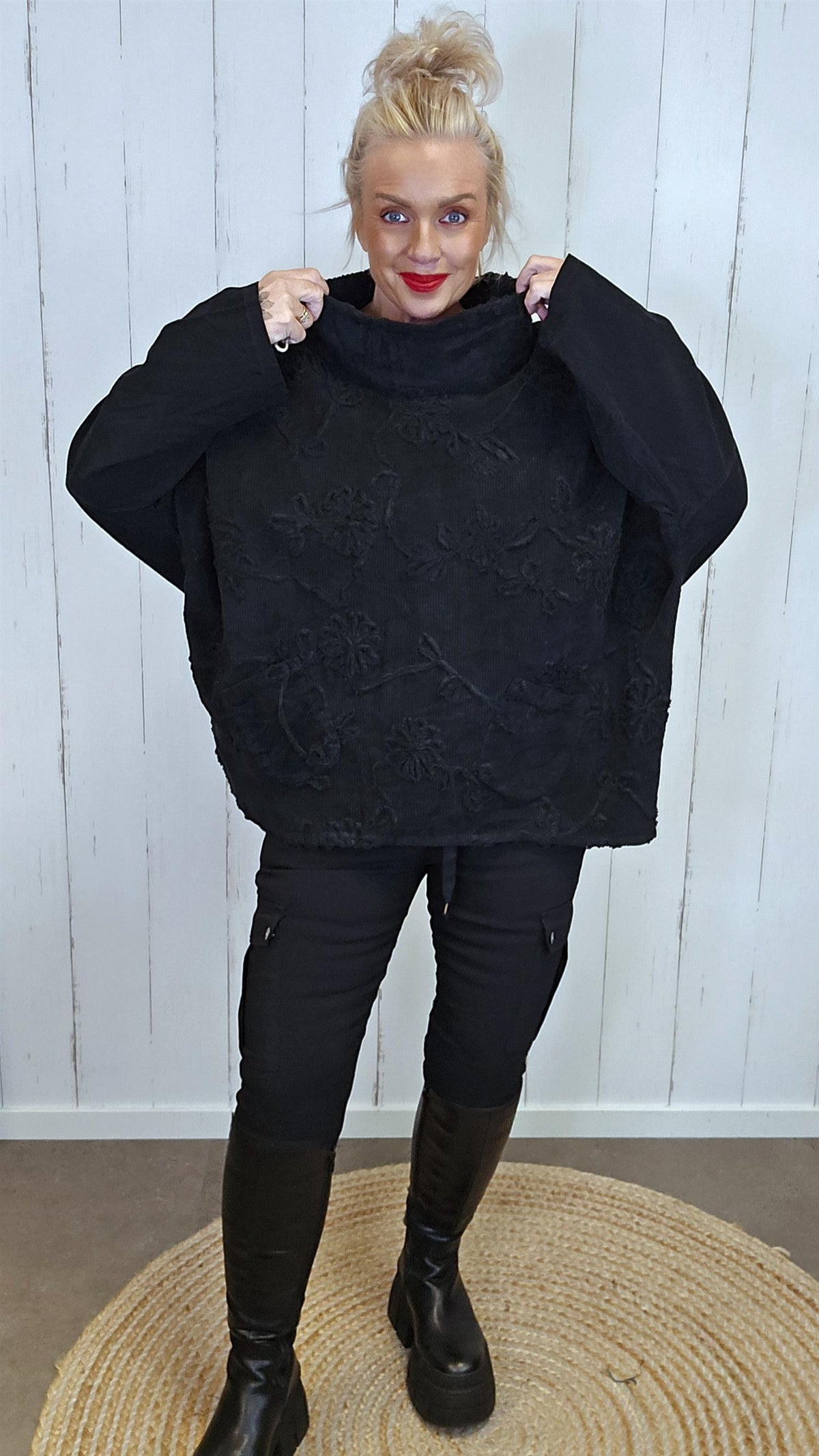 Gia oversized tunikatopp i minikord med broderier