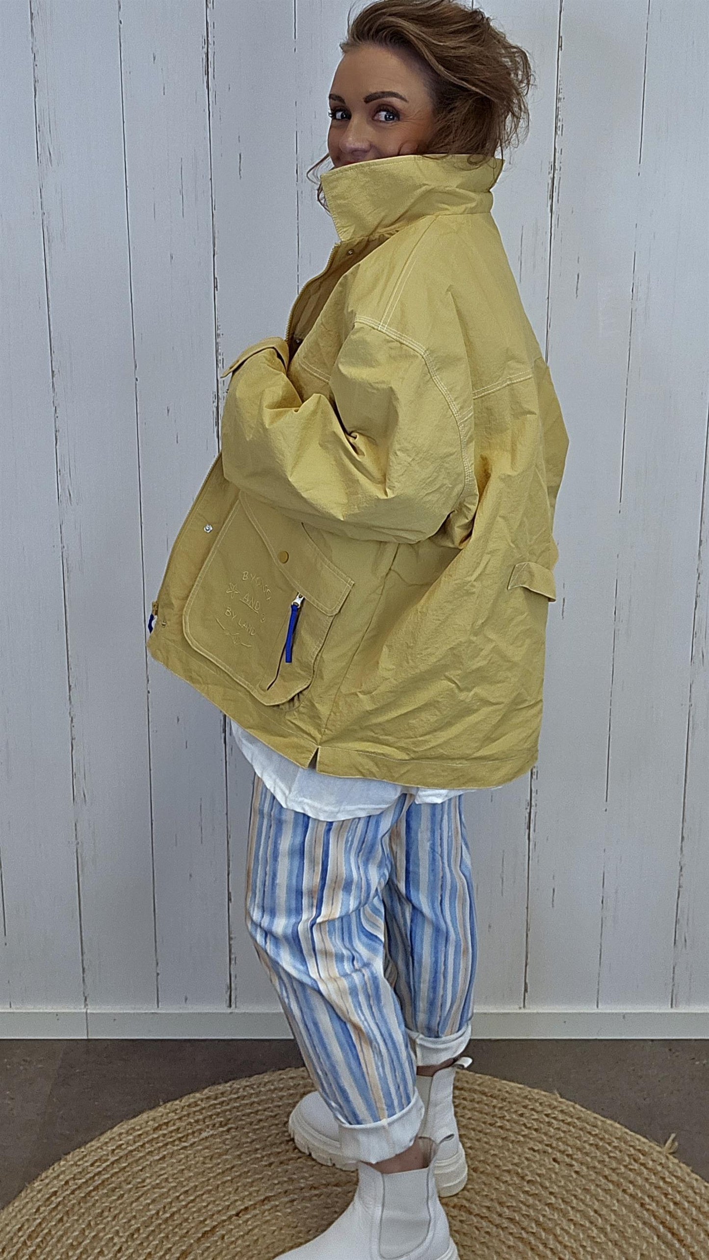 Inga jakke sennepsgul