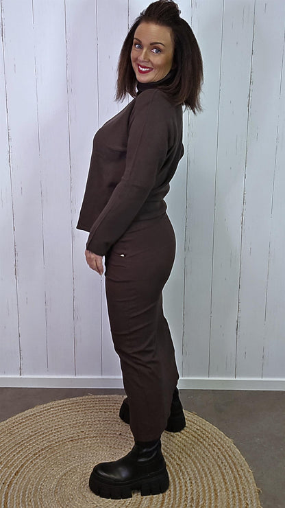 Brunt bomullsskjørt med splitt og knytebånd