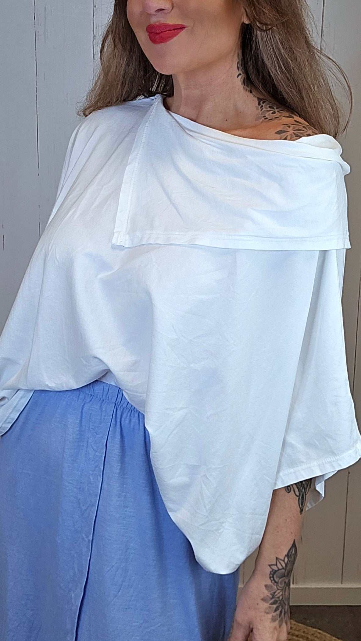 Nora poncho topp skulderdetalj Hvit