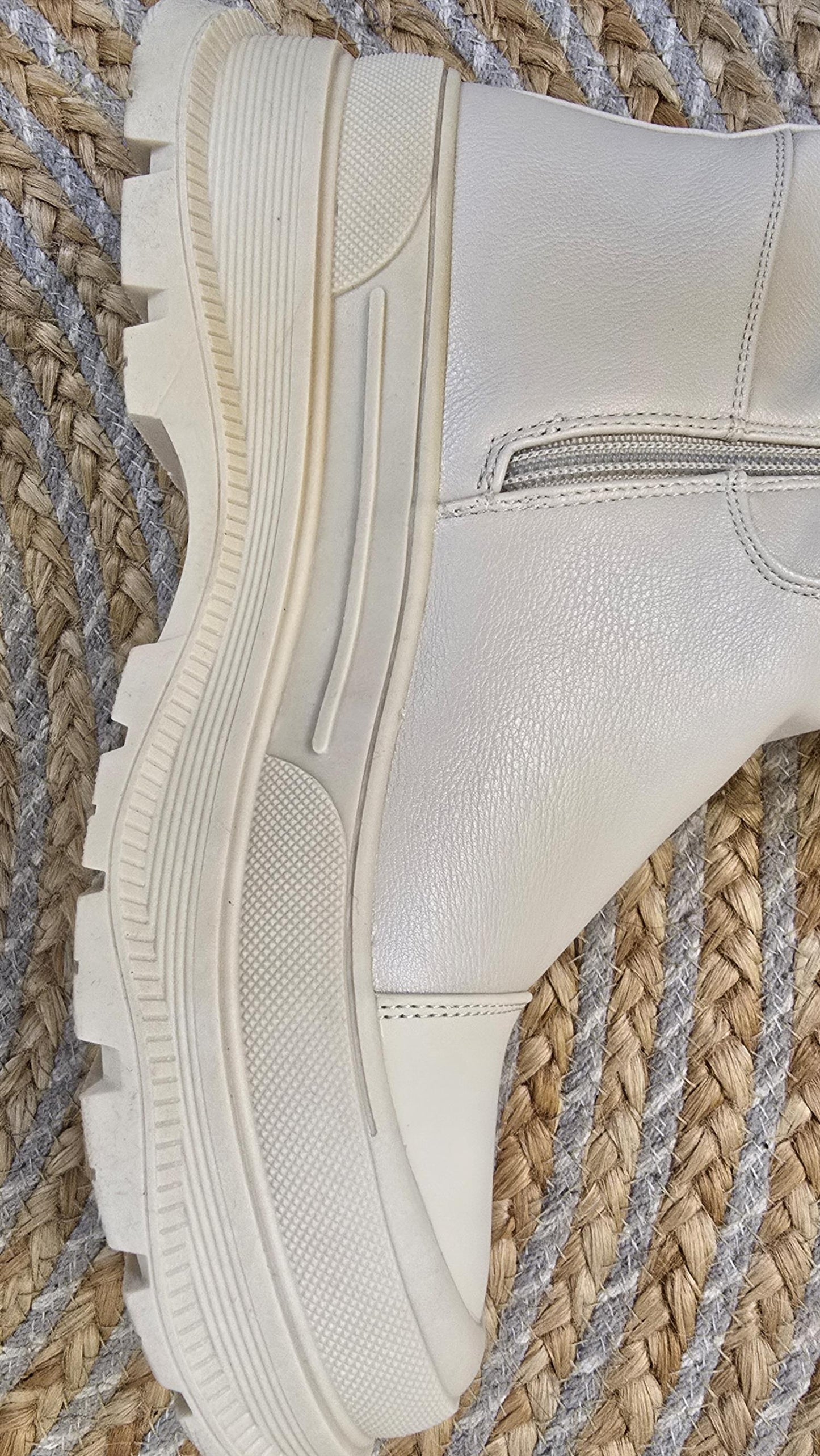 Lina Høye Chunkystøvler Cream